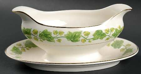 Ivybrook Gravy Boat with Attached Underplate