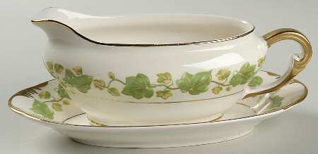 Ivybrook Gravy Boat & Underplate