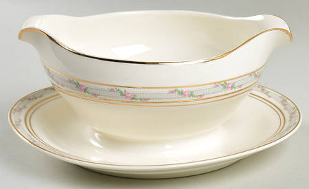 La Belle Gravy Boat with Attached Underplate