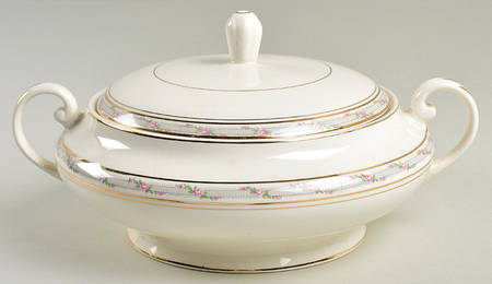 La Belle Round Covered Vegetable