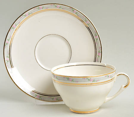 La Belle Footed Cup & Saucer Set