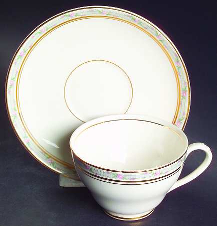 La Belle Footed Cup & Saucer Set