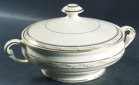 La Belle Round Covered Vegetable