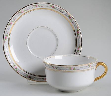 La Belle Flat Cup & Saucer Set
