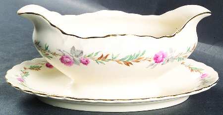 Largo Gravy Boat with Attached Underplate
