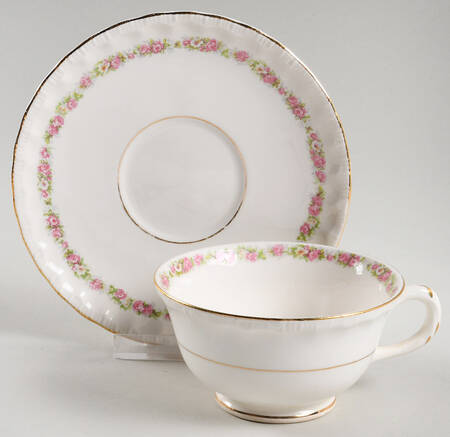 Lurie Footed Cup & Saucer Set