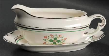 Madison Gravy Boat & Underplate