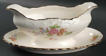 Mary Ellen Gravy Boat with Attached Underplate