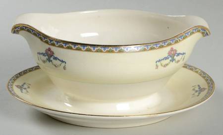 Melrose Gravy Boat with Attached Underplate