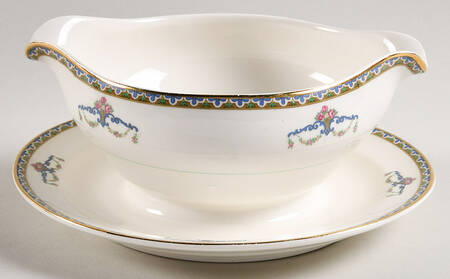 Melrose Gravy Boat with Attached Underplate