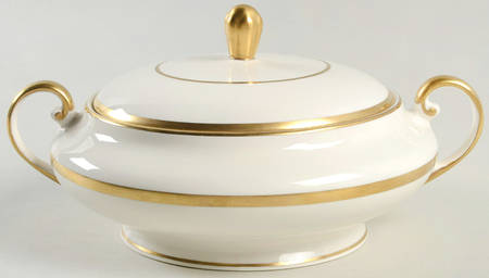 Pembroke Round Covered Vegetable