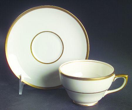 Pembroke Footed Cup & Saucer Set