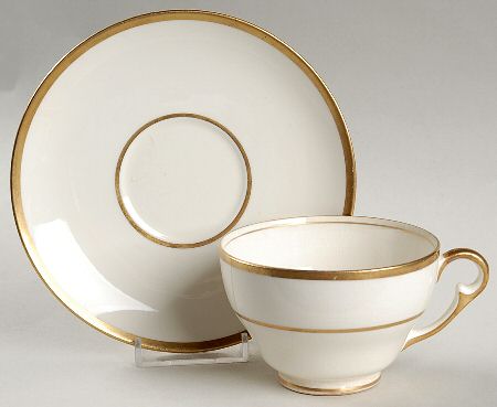 Pembroke Footed Cup & Saucer Set