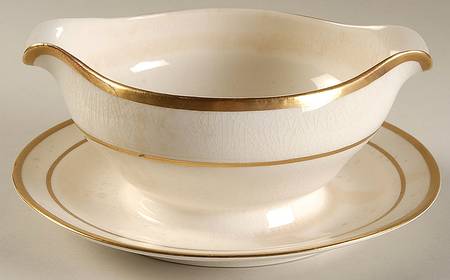 Pembroke Gravy Boat with Attached Underplate