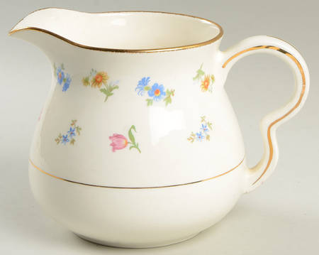 Pinafore (Brushed Gold Trim) 40 Oz Pitcher