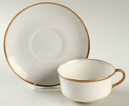 POP28 Flat Cup & Saucer Set