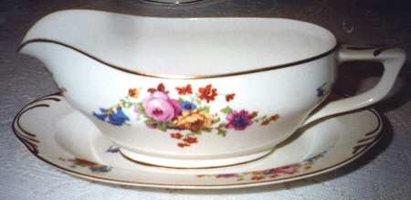 POP64 Gravy Boat & Underplate