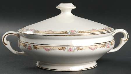 Rhapsody Round Covered Vegetable