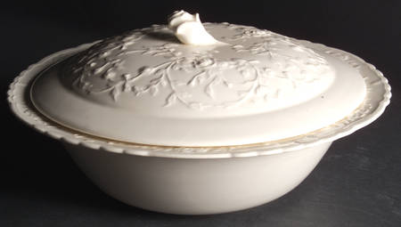 Rose Point Tureen &  Lid