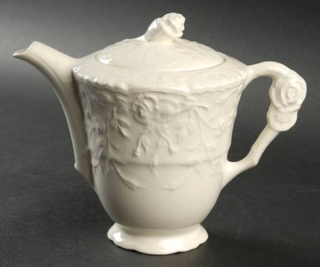 Rose Point Mini Teapot & Lid