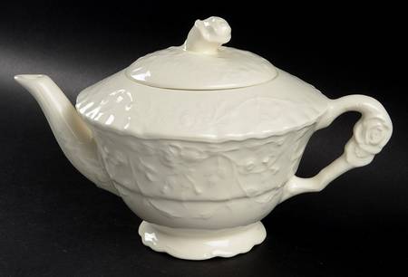 Rose Point Teapot & Lid