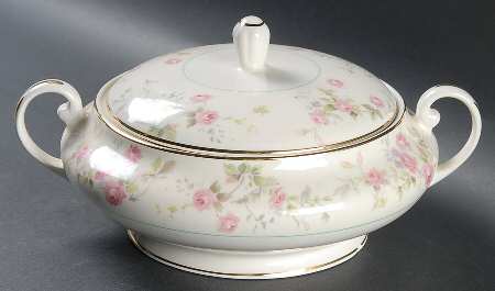 Roselyn Round Covered Vegetable