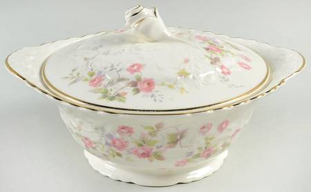 Rosebank Round Covered Vegetable