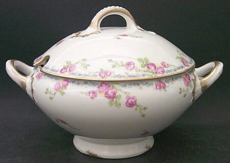 POY22 Tureen &  Lid