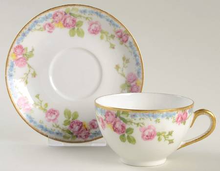 POY22 Footed Cup & Saucer Set