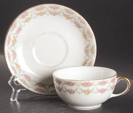 POY36 Footed Cup & Saucer Set