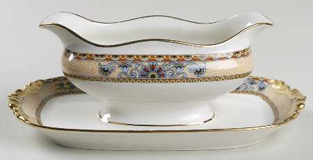 POY59 Gravy Boat with Attached Underplate