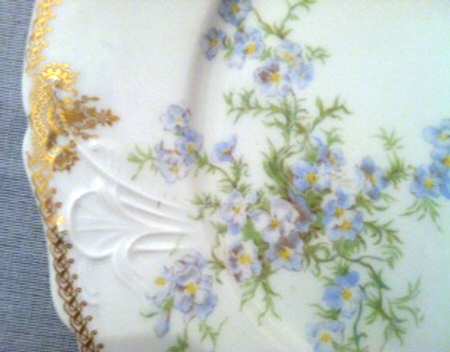 POY69 Dinner Plate