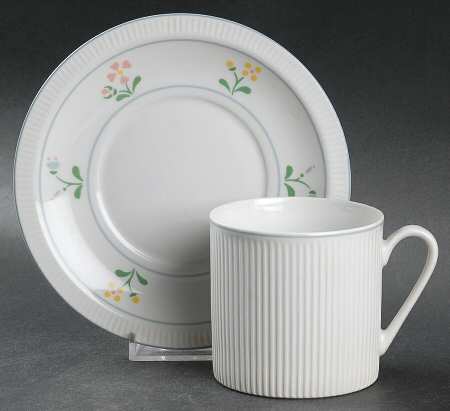 Victoria's Garden Flat Cup & Saucer Set