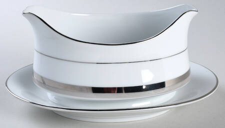 Dawn Gravy Boat with Attached Underplate