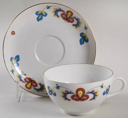 Farmer's Rose (Rim, Gold Trim) Flat Cup & Saucer Set