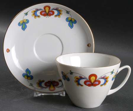 Farmer's Rose (Rim, Gold Trim) Oversized Cup & Saucer Set