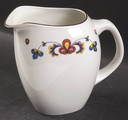 Farmer's Rose (Rim, Gold Trim) 32 Oz Pitcher
