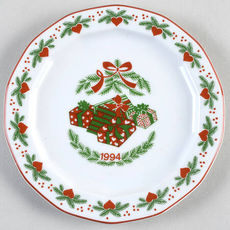 Hearts & Pines (Multisided) 1994 Collector Plate by Porsgrund