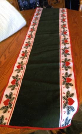 Hearts & Pines (Multisided) 13" X 49" Cloth Table Runner