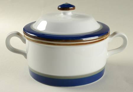 Saga 2 Qt Round Covered Casserole