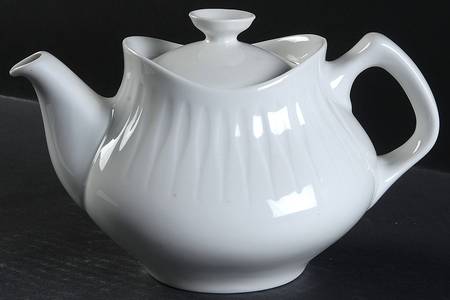 Spire White Teapot & Lid