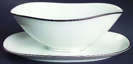 Princess Heritage (Platinum Trim) Gravy Boat with Attached Underplate