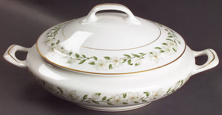 Bridal Wreath Round Covered Vegetable