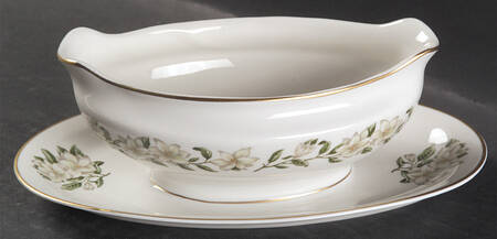 Bridal Wreath Gravy Boat with Attached Underplate