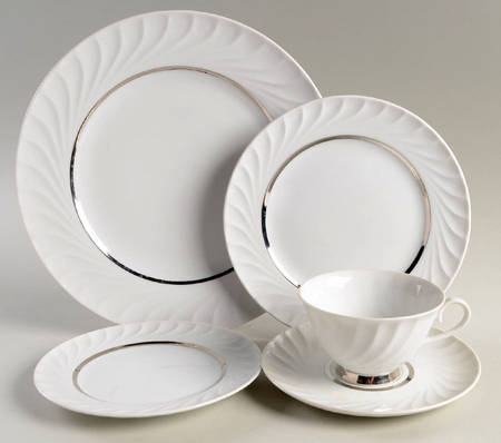 Elegance (Platinum Inner Ring) 40 Piece Estate Set