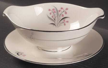 Flair Gravy Boat with Attached Underplate