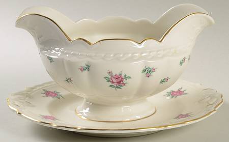 Corsage Gravy Boat with Attached Underplate