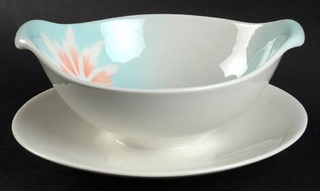 Sunburst Gravy Boat with Attached Underplate