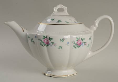 Sweet Briar Teapot & Lid