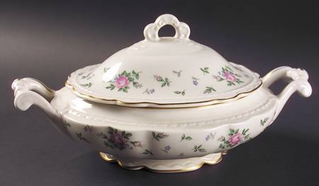 Sweet Briar Oval Covered Vegetable